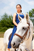 Фото девушек верхом на лошади, 35 полноразмерных фото 4200 на 2800 пикс.