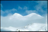 Фото двух вершин Эльбруса, крупный план
