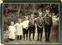 Старинный групповой детский фотопортрет