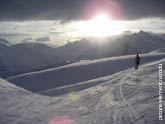 Фото горнолыжника на склоне горы